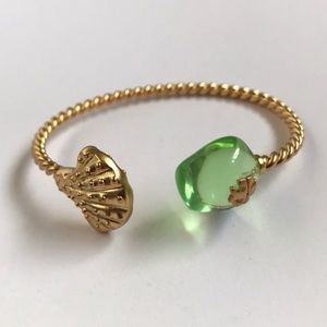 Nwot Tory Burch shell green cuff